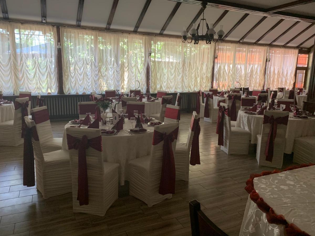 Pensiune Restaurant Rustic Rm Sarat Rimnicu Sarat Esterno foto