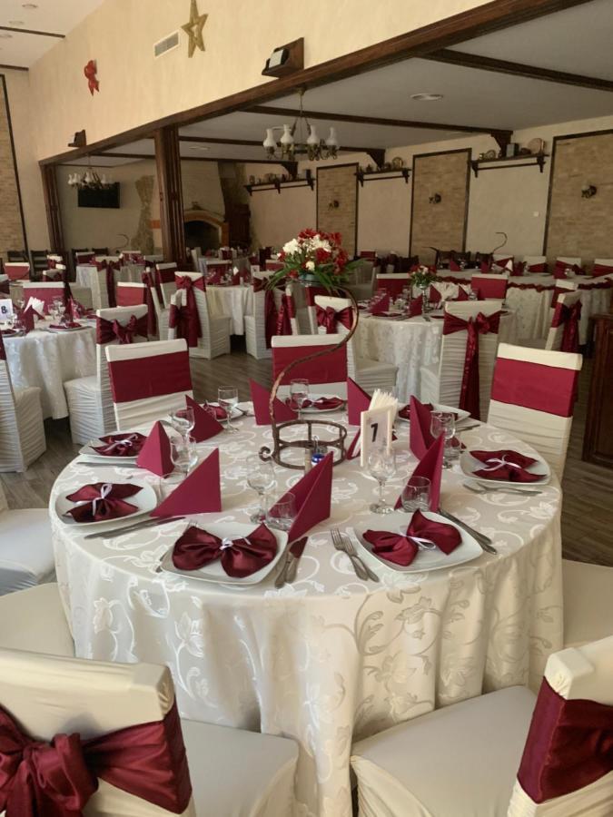 Pensiune Restaurant Rustic Rm Sarat Rimnicu Sarat Esterno foto