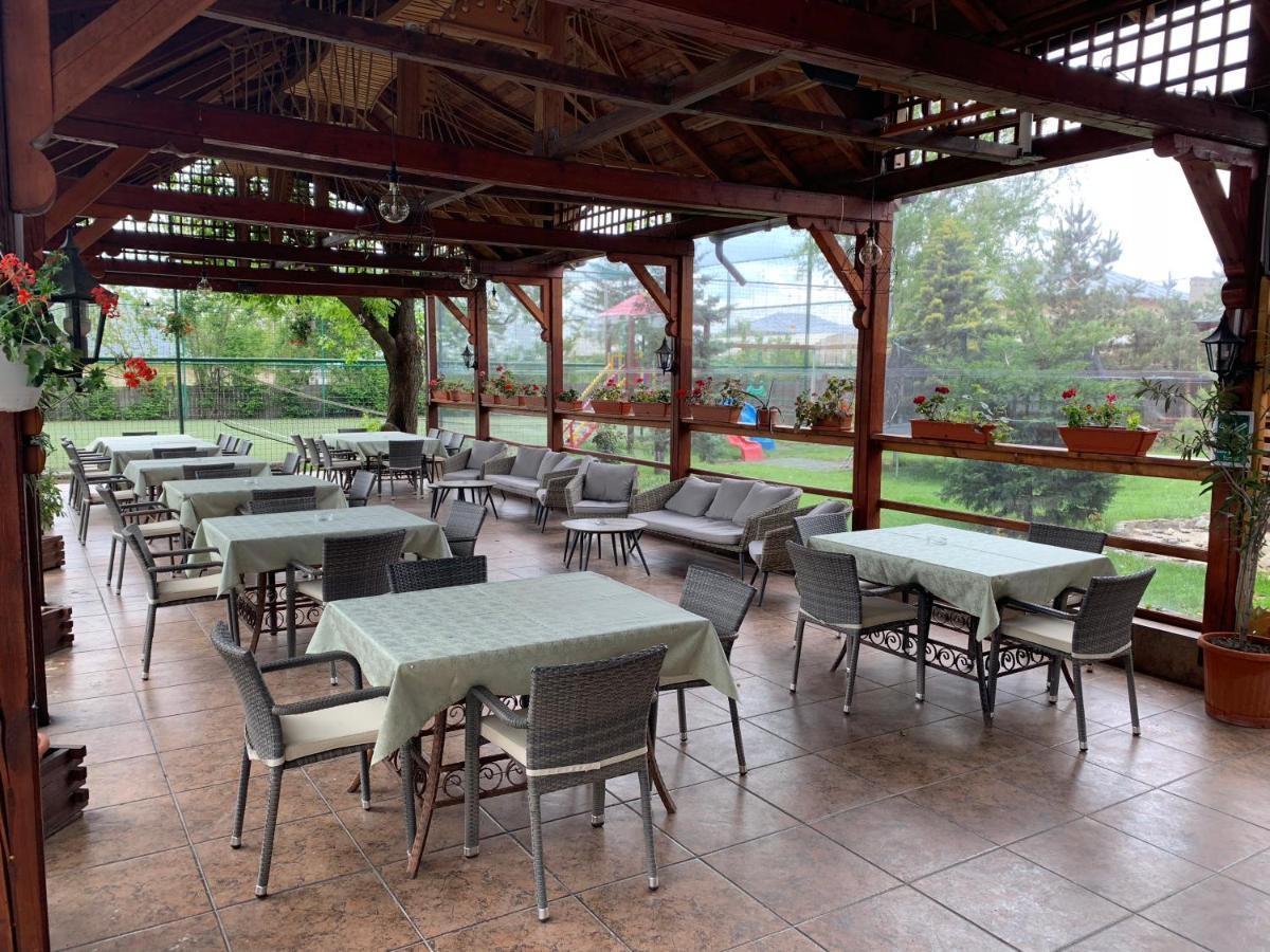 Pensiune Restaurant Rustic Rm Sarat Rimnicu Sarat Esterno foto